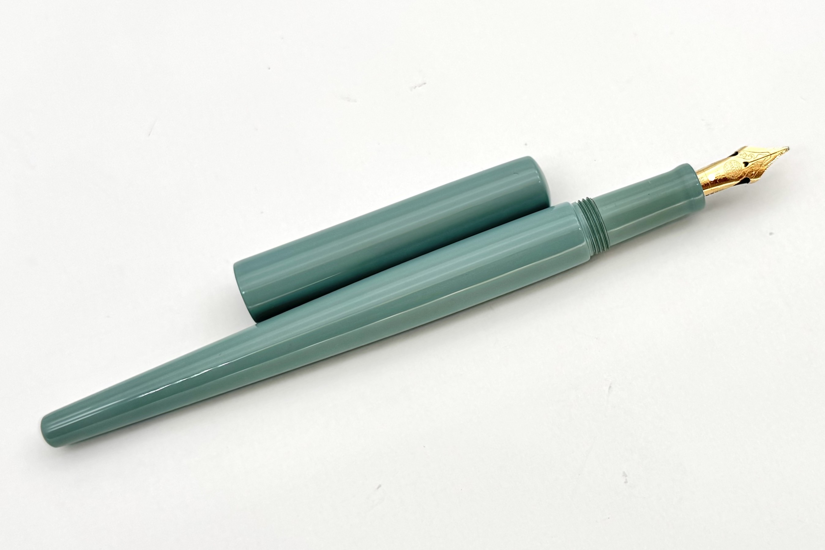 NakayaDeskPenAmairoFP_E